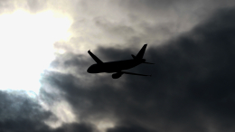 Неизвестный самолет пересек границу России