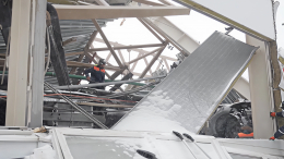 Рекордные осадки: крыши не выдерживают последствий сильнейших снегопадов