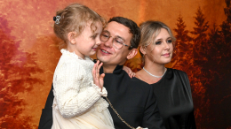 «Ему башню не снесет»: Уколова об отцовских качествах Кологривого