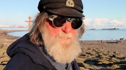 Федор Конюхов собрал 100 килограммов пластика на берегу Антарктиды