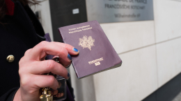 Побег из «просвещенной» Франции: жители страны подают заявки на гражданство РФ
