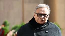 «Как с ней разговаривать?» — Угольников про молодежь