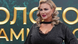 «Могу сильно укусить»: Анна Семенович рассказала о своем языке любви