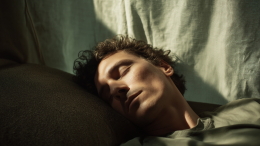 Короткий отдых: врач назвала идеальную длительность дневного сна