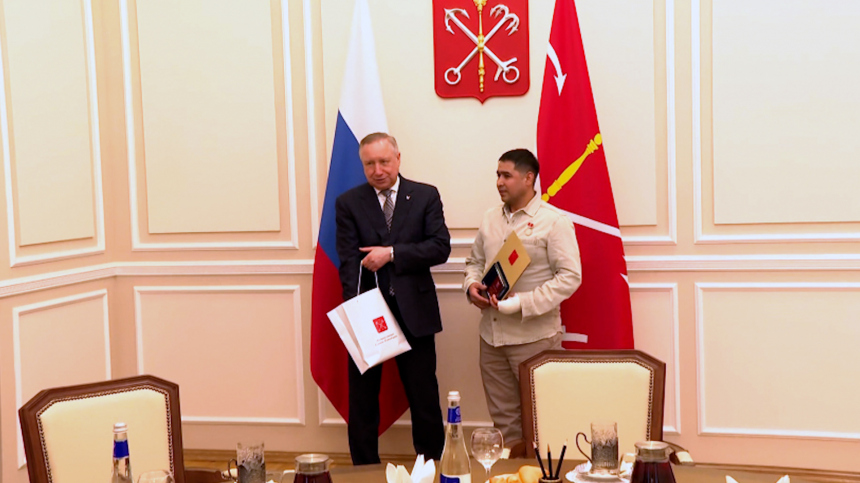 «Я плакал»: получивший награду за спасение ребенка дворник из Петербурга не считает себя героем