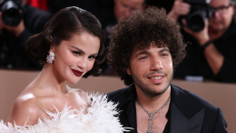 Мерзкие привычки: фанаты Селены Гомес требуют от нее развестись с Бенни Бланко