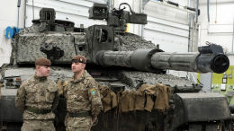 Станут законной целью: Захарова о последствиях ввода британских войск на Украину