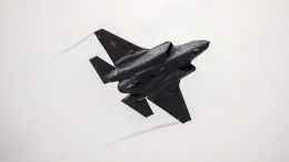 США наносят удары по иранским объектам с воздуха и моря