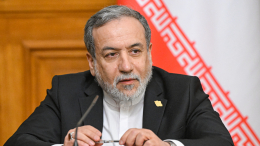 «Трамп изменил лозунг»: глава МИД Ирана об ударах США и Израиля