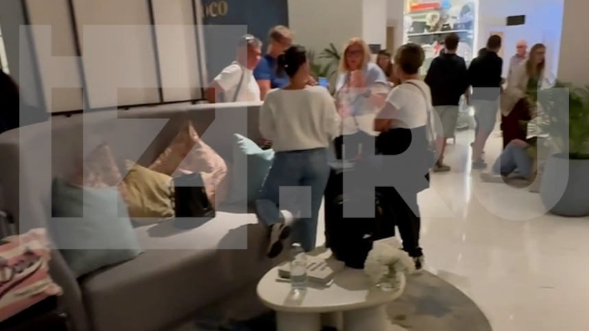 Туристов не выпускают из отелей Дубая на фоне атак Ирана