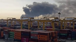 «Если бы в голову — было бы неприятно»: осколок ракеты упал на корабль в Дубае