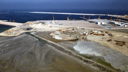 В порту Омана беспилотники атаковали топливные резервуары