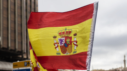 Трамп приказал прекратить все деловые отношения с Испанией