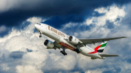 Emirates приостановила рейсы в Дубай из-за ситуации в регионе