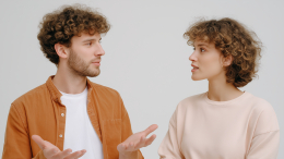 Улыбаемся и машем: как вежливо «заткнуть» советчика