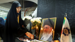 В Иране отложили церемонию прощания с Али Хаменеи