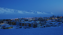 Вездеход с двумя людьми пропал на Чукотке