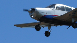 В США легкомоторный самолет рухнул на жилые дома — есть пострадавшие