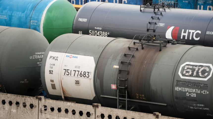 Бессент: США могут пойти на ослабление санкций в отношении российской нефти