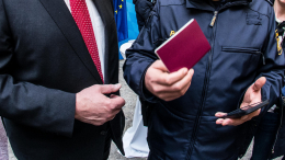 В США начались массовые проверки виз у российских знаменитостей