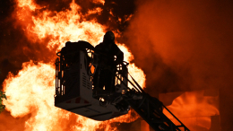 Пожар на нефтебазе в Армавире распространился на площади 200 «квадратов»