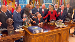 Трамп и крестовый поход: США переписывают правила мировой игры