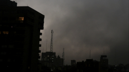 Нефтепровод или горючее в канавах: серия мощных взрывов в Тегеране попала на видео