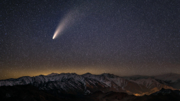 Упал с неба — не трогай: астроном объяснил, чем опасны космические гости