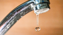 Воруют соседи? Почему из крана льется то холодная, то горячая вода