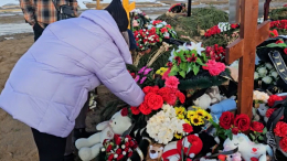 Цветы повсюду: прошло 40 дней с убийства девятилетнего Паши в Петербурге