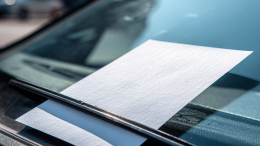 Послание от незнакомки на лобовом стекле разрушило многолетний брак