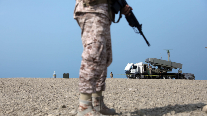 Иран ударил по американским военным объектам в ОАЭ и Бахрейне