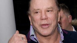 «Богатый бедняк»: Микки Рурк остался без крыши над головой