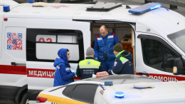 Торчащая из асфальта арматура проткнула пассажирку автомобиля на Камчатке