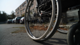 «Отняли мои ноги»: инвалид прокомментировал инцидент с коляской в Внуково