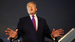 «Мне об этом не известно»: Трамп отбивается от вопросов об атаке на школу в Иране