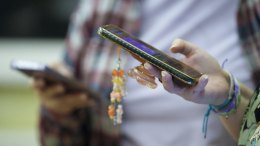 Город без сети: москвичи вспоминают жизнь до интернета из-за точечных отключений