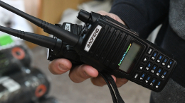 Скупают все: в Москве взлетели продажи пейджеров, раций и дорожных карт