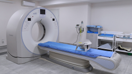 Успел заскучать: врачи забыли пациента в аппарате МРТ на шесть часов