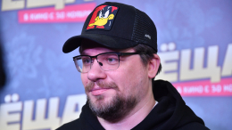 «Отдирал вместе с волосами»: Харламов про накладную лысину в «Новой теще»