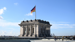 Никаких оправданий: немецкий политик побрилась налысо после провала на выборах