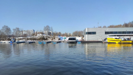 Два человека катались на каноэ и попали под винты речного трамвая в Москве