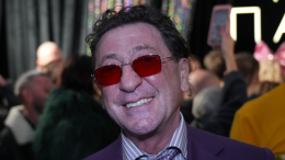 Много общались: Лепс воссоединился с бывшей на юбилее мамы