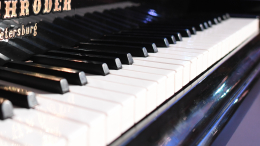 Травма на уроке музыки: в подмосковном детсаду девочке сломали палец