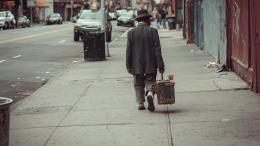 Поднял щетку — попал на деньги: новая ловушка для туристов в Стамбуле