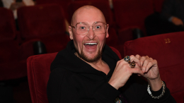 «Где-то со слезками, но это тоже хорошо»: Шура о детстве, помойках и дорогой улыбке