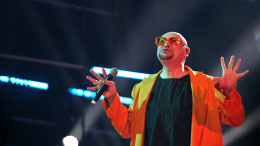 «На что хватало денег»: Шура об эпатажном образе в 90-е