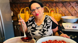 «Начать можно в любом возрасте»: как бабушки и дедушки стали звездами соцсетей