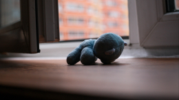 Из чудовища в красавицу: женщина шесть лет держала в заточении и уродовала свою дочь