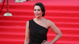 Роман с коллегой? Волкова опубликовала фото страстного поцелуя с Баранчеевым